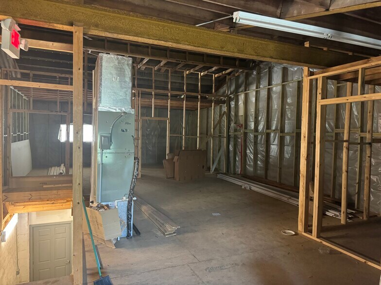 More Photos Of 800 N State St, Bunnell Storefront For Sale