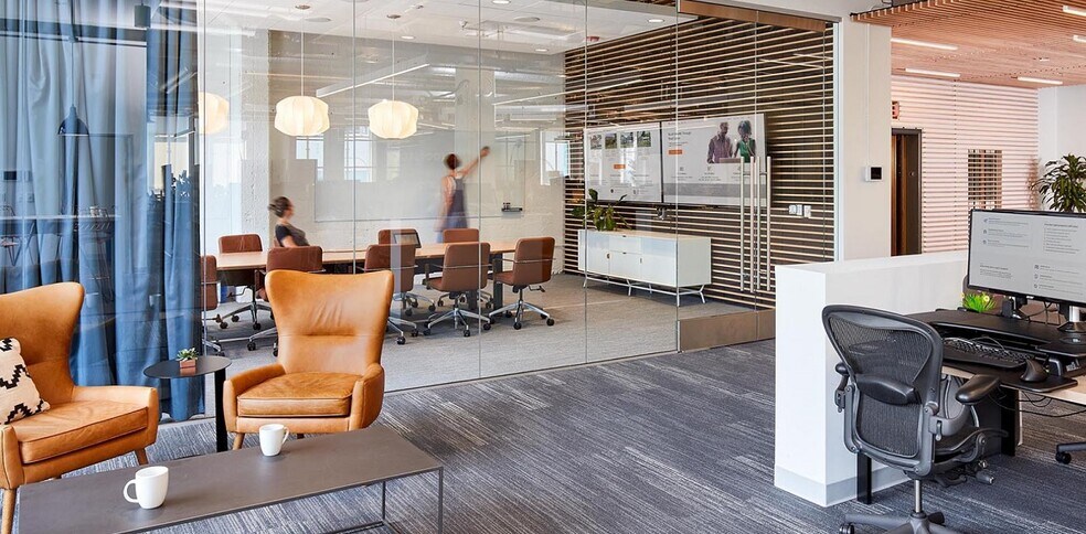 More Photos Of 2001-2015 Broadway, Oakland Office For Lease