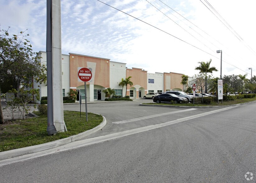 More Photos Of 11379-11399 NW 122nd St, Medley Warehouse For Sale