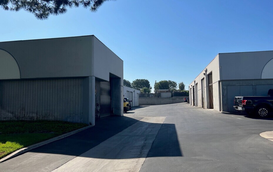 More Photos Of 139 N Maple St, Corona Unknown For Lease