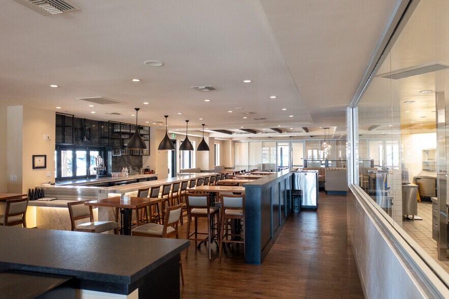 More Photos Of 74225 Highway 111, Palm Desert Restaurant For Lease