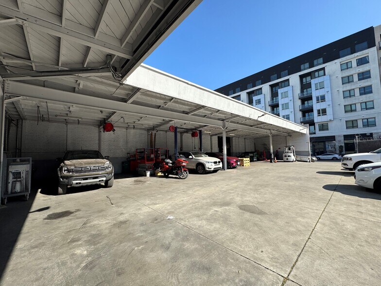 More Photos Of 2550 Webster St, Oakland Auto Dealership For Sale