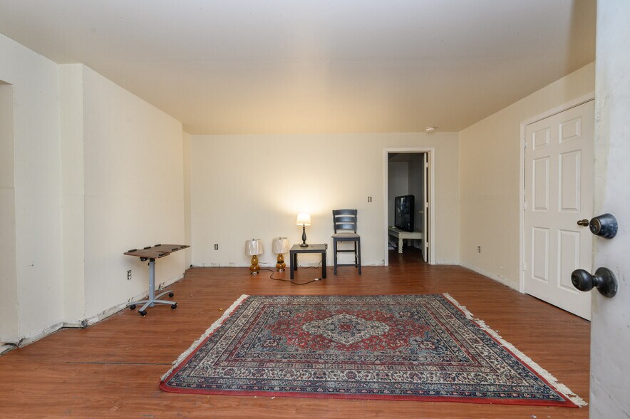 More Photos Of 122 S Rosewell Ave, South Amboy Apartments For Sale