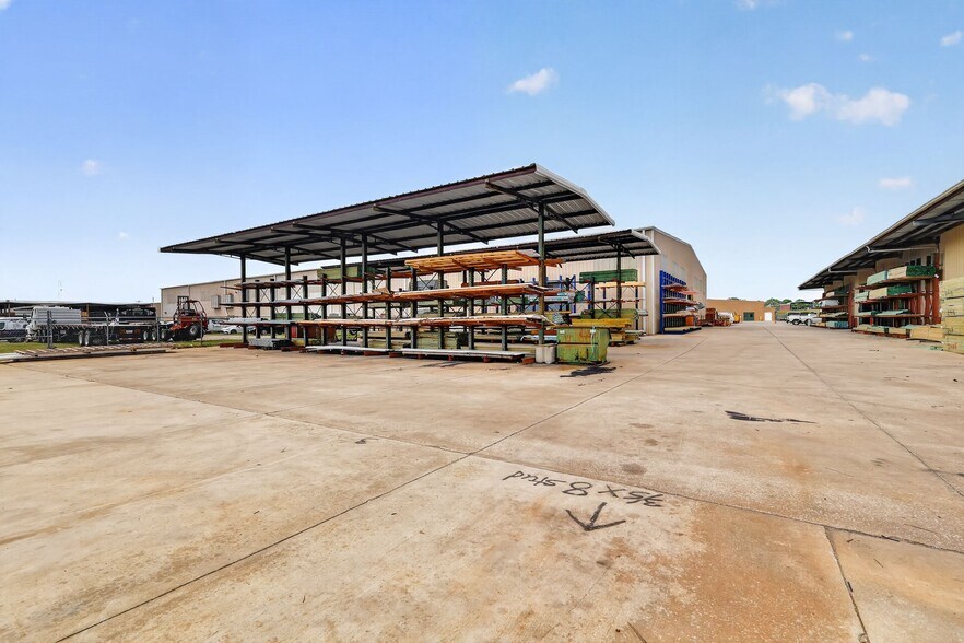 More Photos Of 722 Duck Lake Rd, Lady Lake Industrial For Sale