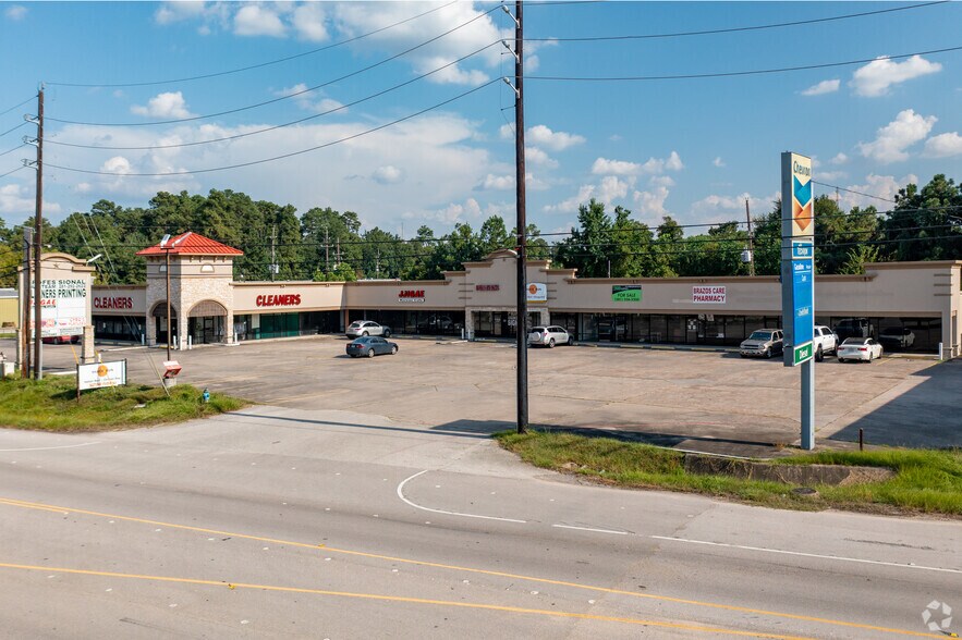 More Photos Of 990 Rayford Rd, Spring Storefront For Sale