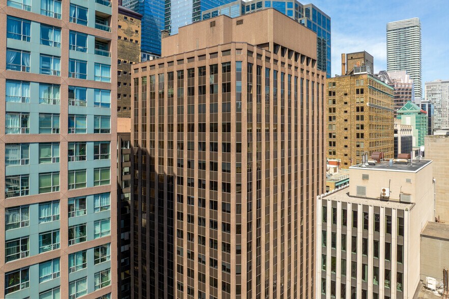 More Photos Of 18 King St E, Toronto Office For Lease