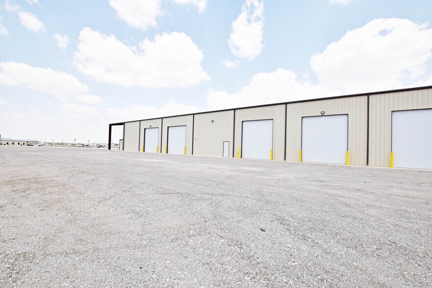 More Photos Of 13800 W Interstate 20 E, Odessa Industrial For Lease