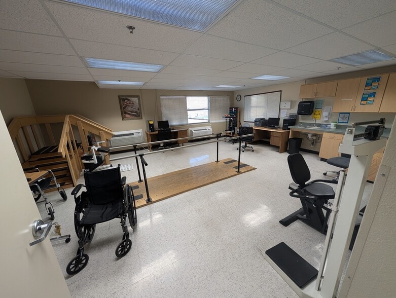 More Photos Of 1221 N Cotton St, El Paso Hospital For Lease