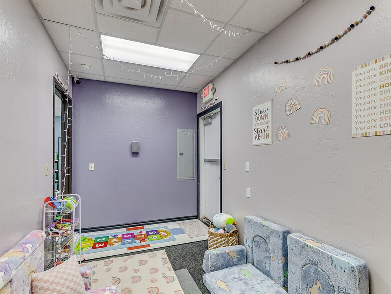 More Photos Of 17311 NE 23rd St, Choctaw Office For Sale