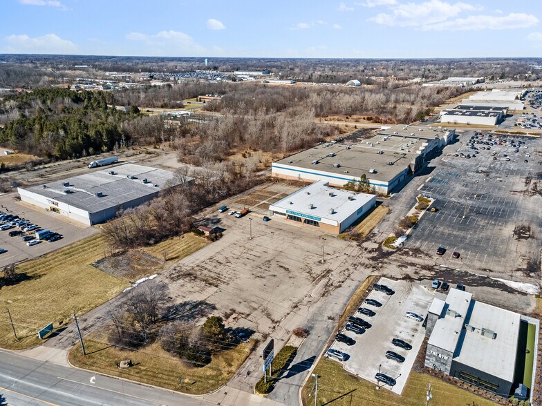 More Photos Of 5054 Miller Rd, Flint Freestanding For Sale