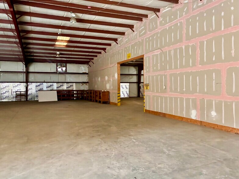 More Photos Of 41 Artley Rd, Savannah Warehouse For Lease