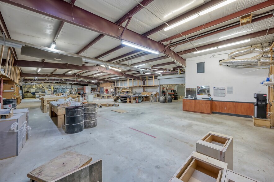 More Photos Of 2745 Interstate 45 S, New Waverly Manufacturing For Sale