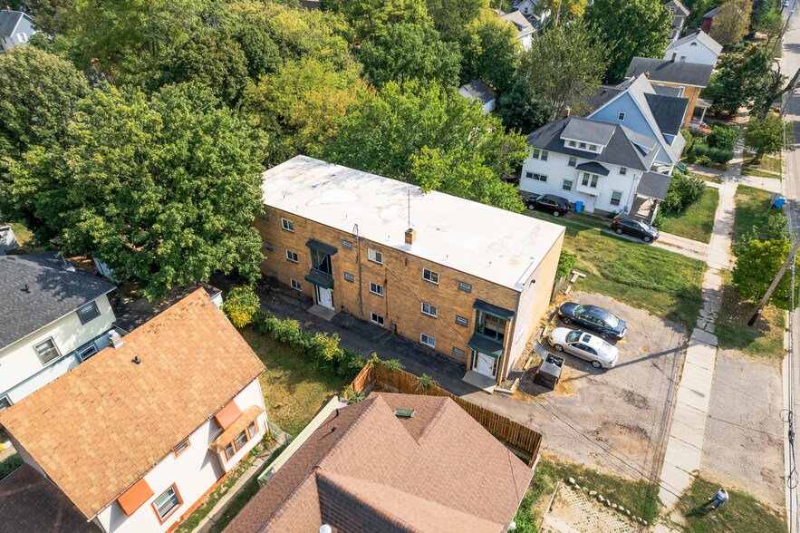 Primary Photo Of 826 N Walnut St, Lansing Apartments For Sale