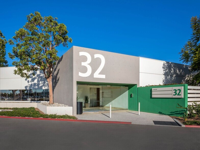 More Photos Of 2 Executive Cir, Irvine Unknown For Lease