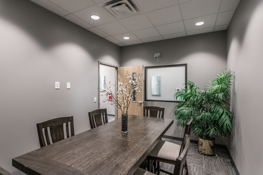 More Photos Of 111 Imperial Blvd, Hendersonville Office Residential For Lease