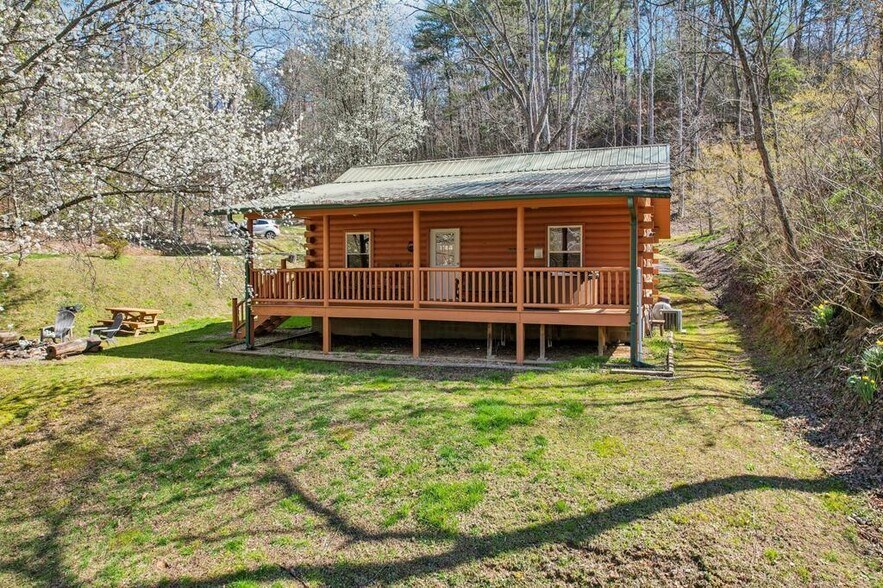 More Photos Of 33 Shepherds Creek rd, Bryson City Specialty For Sale
