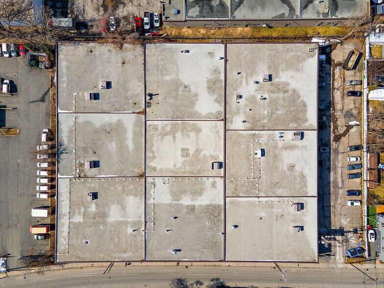 More Photos Of 5655 Rue de Marseille, Montréal Light Distribution For Lease