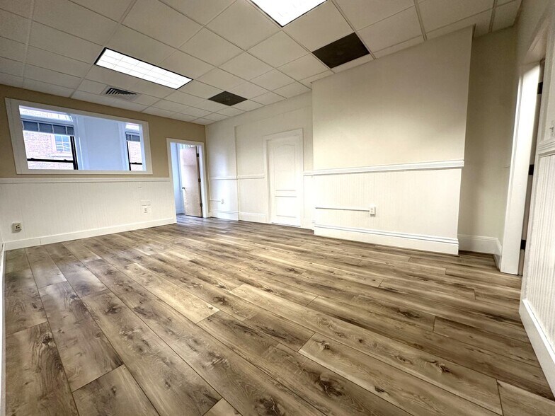 More Photos Of 5 Warren St, Concord Storefront Retail Office For Lease
