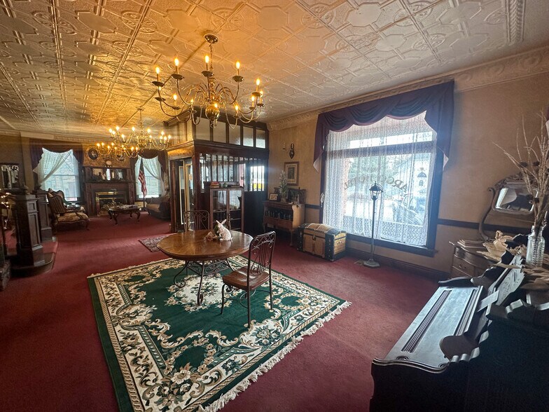 More Photos Of 211 W Kansas St, Crofton Hotel For Sale