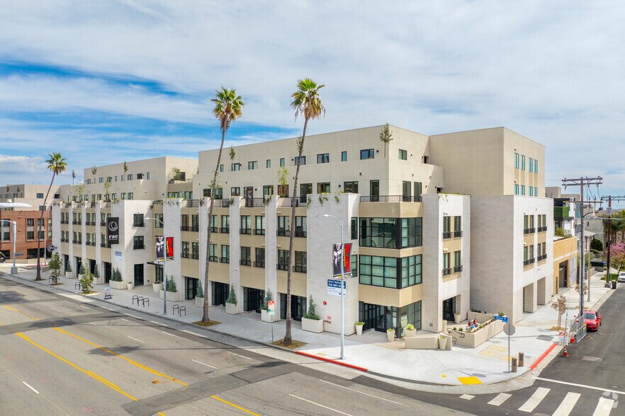 Primary Photo Of 7566 W Sunset Blvd, Los Angeles Apartments For Lease