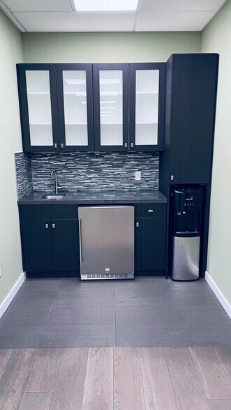 More Photos Of 3933 Foothill Blvd, Glendale Apartments For Lease