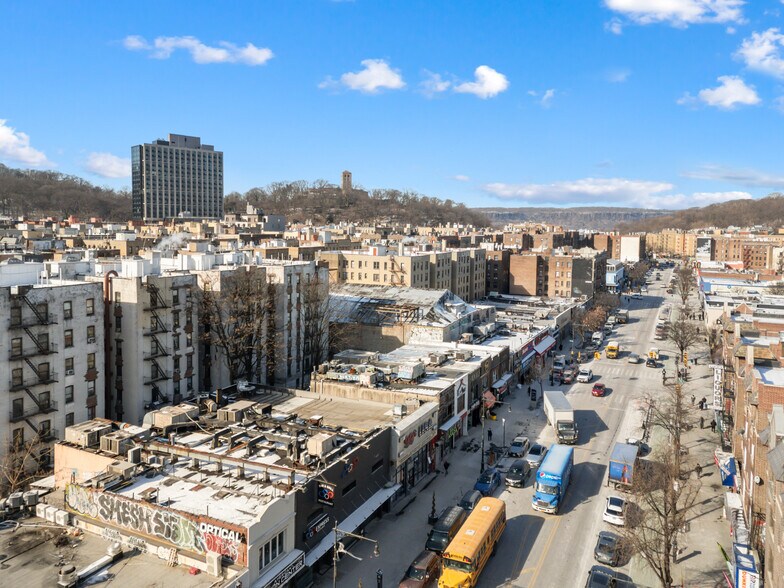 More Photos Of 122 Dyckman St, New York Restaurant For Lease