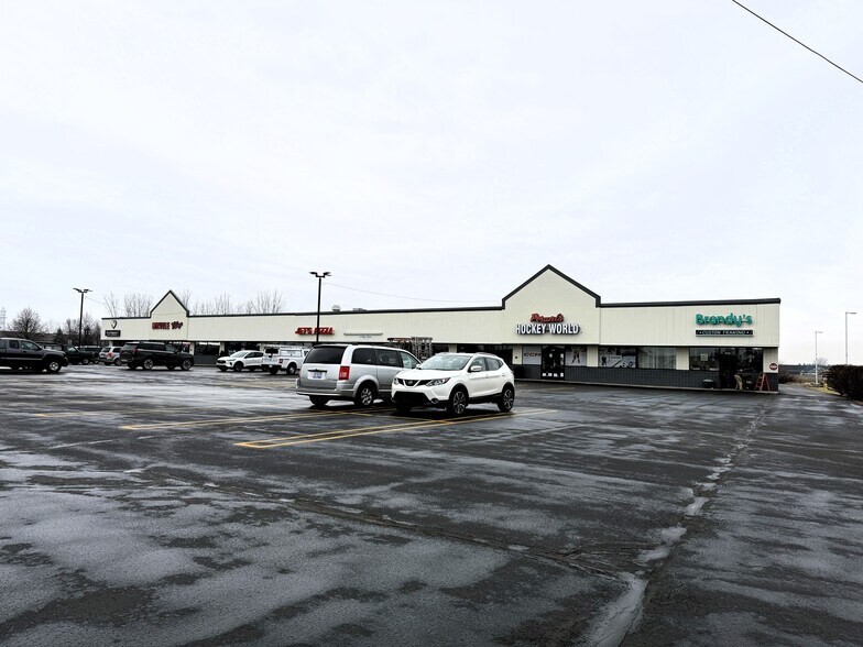 More Photos Of 5671-5719 Bay Rd, Saginaw Unknown For Lease