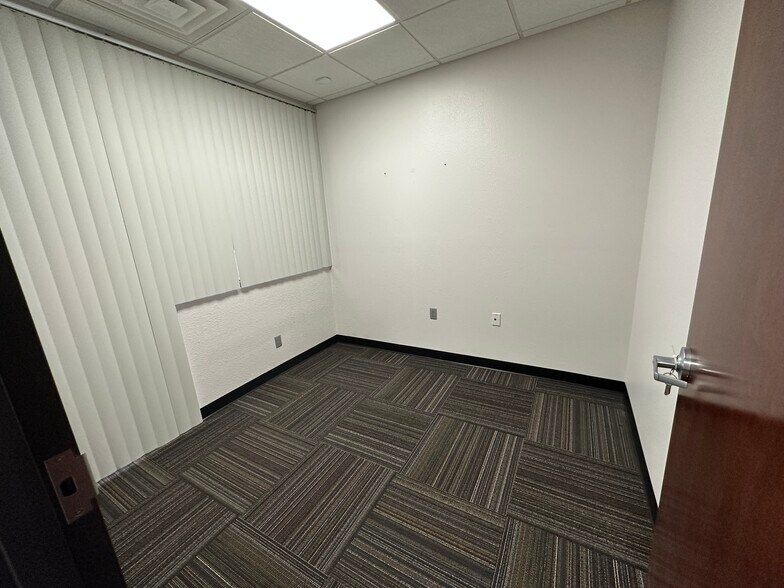 More Photos Of 3343 E Montclair St, Springfield Office For Lease