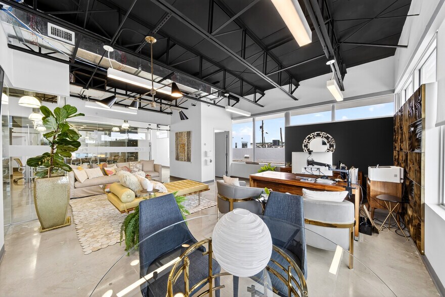 More Photos Of 7630 Biscayne Blvd, Miami Office For Lease