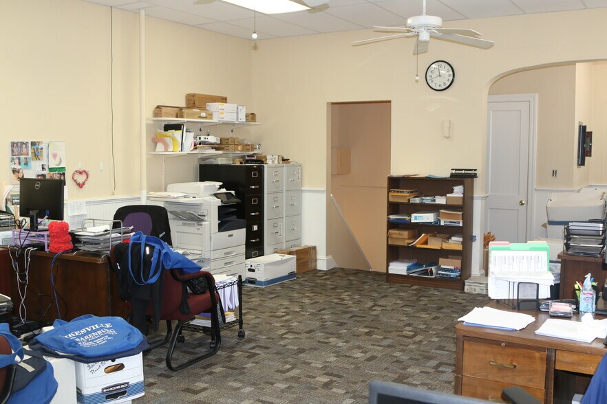 More Photos Of 200 W Fayette St, Baltimore Storefront Retail Office For Sale