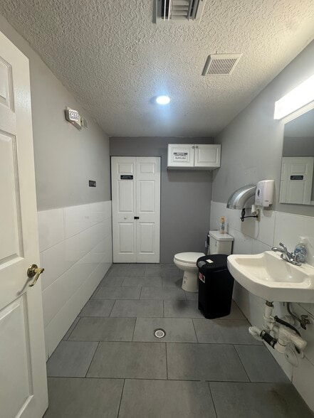 More Photos Of 101 S Federal Hwy, Dania Beach Medical For Lease