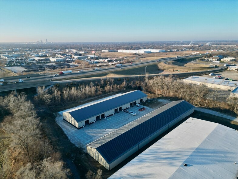 More Photos Of 1605 51st Ave, Des Moines Industrial For Lease