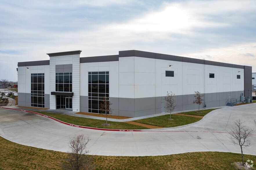 Primary Photo Of 201 W Everman Pky, Fort Worth Distribution For Lease