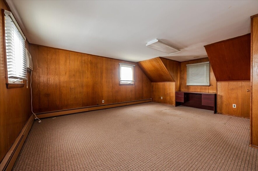 More Photos Of 930 Sunrise Hwy, North Babylon Office For Sale