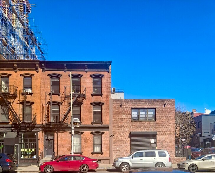 More Photos Of , Brooklyn Unknown For Sale