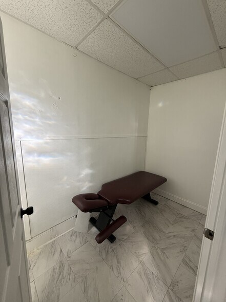 More Photos Of 7618 Ogontz Ave, Philadelphia Office For Sale