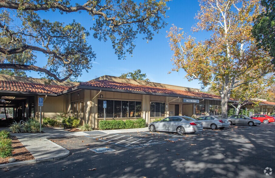 More Photos Of 983 University Ave, Los Gatos Unknown For Lease