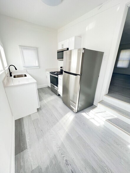 More Photos Of 205 S Grove St, Eustis Apartments For Sale