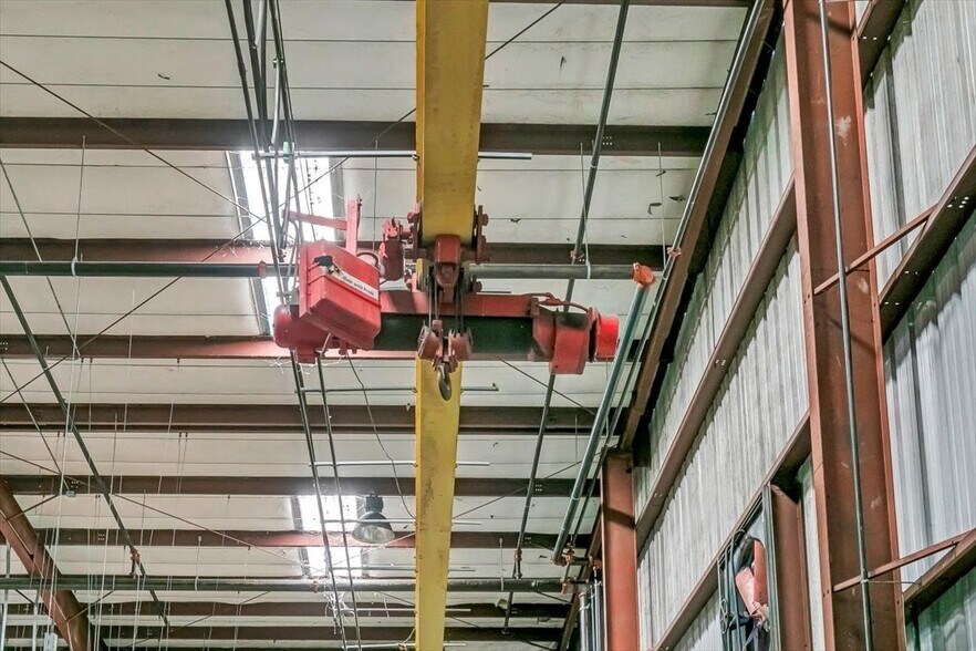 More Photos Of 10551 47th St N, Clearwater Warehouse For Lease