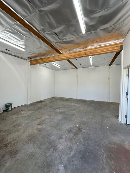 More Photos Of 25824 Springbrook Ave, Santa Clarita Flex For Sale