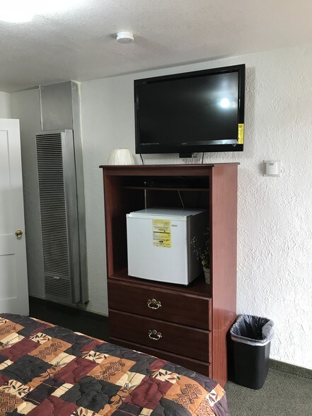 More Photos Of 406 E Route 66 Blvd, Tucumcari Hotel For Sale