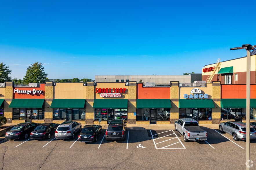 More Photos Of 14165 James Rd, Rogers General Retail For Lease