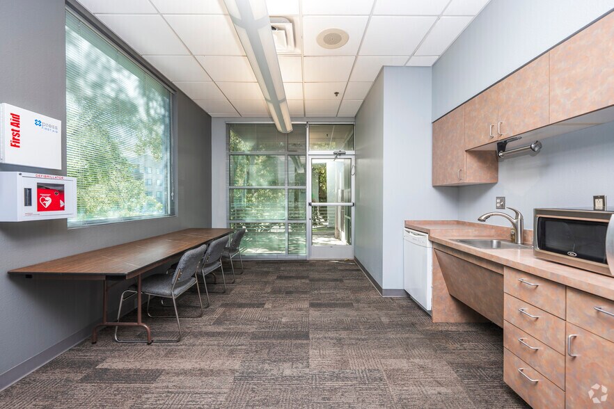 More Photos Of 4900 Lang Ave NE, Albuquerque Office For Lease