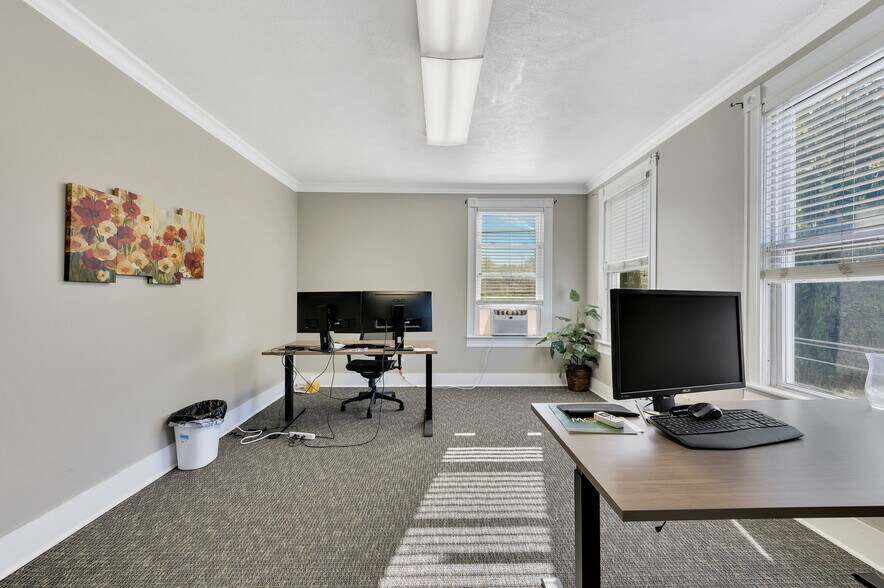 More Photos Of 1813 Main St, Blakely Office For Sale