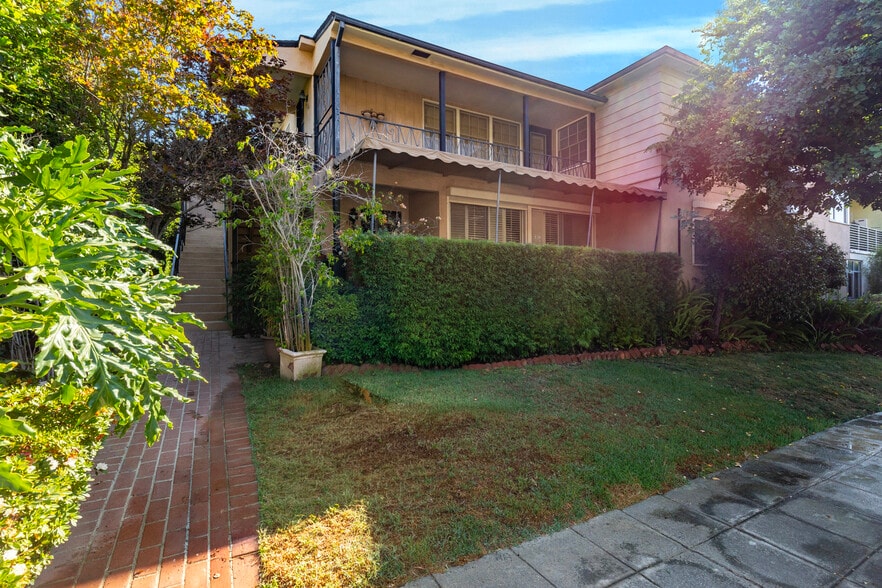 More Photos Of 11737 Bellagio Rd, Los Angeles Multifamily For Sale