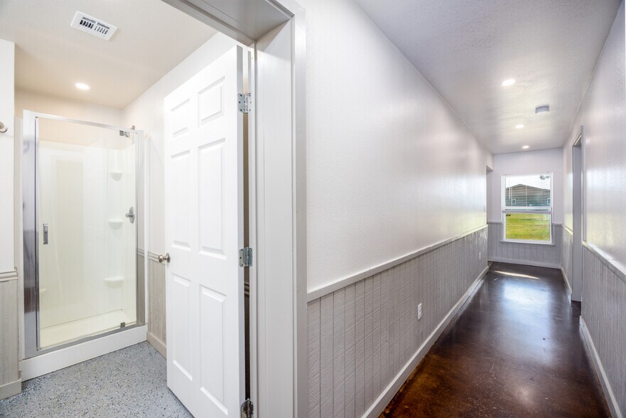 More Photos Of 12625 Sandpiper Rd, Thackerville Specialty For Sale