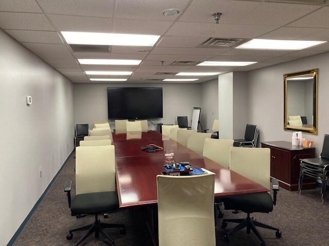 More Photos Of 3429 Regal Dr, Alcoa Office For Lease