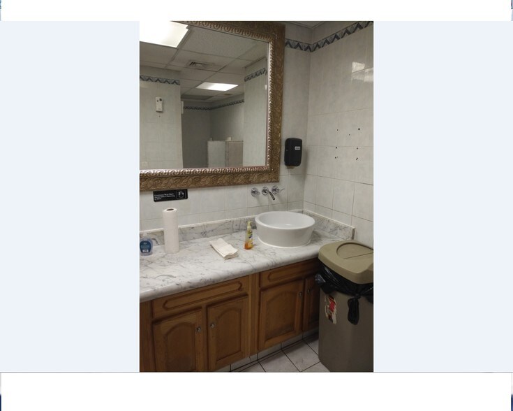 More Photos Of 900 Morris Park Ave, Bronx Storefront Retail Office For Sale