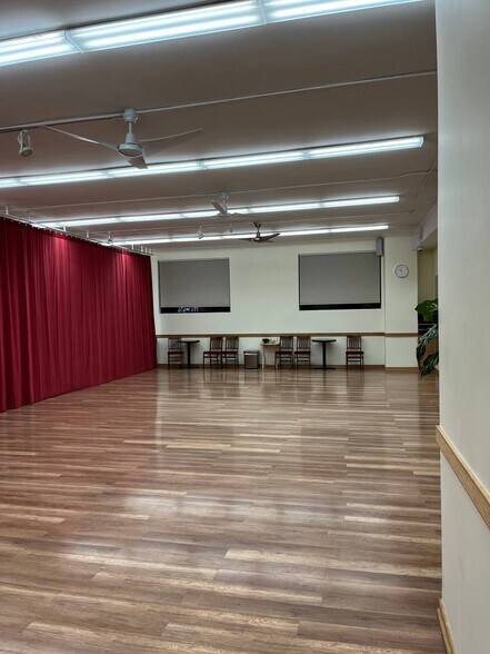 More Photos Of 75-79 E Jericho Tpke, Mineola Storefront Retail Office For Lease