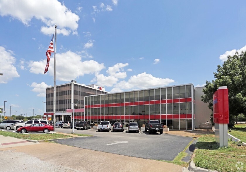 Primary Photo Of 2520 W Irving Blvd, Irving Office For Lease